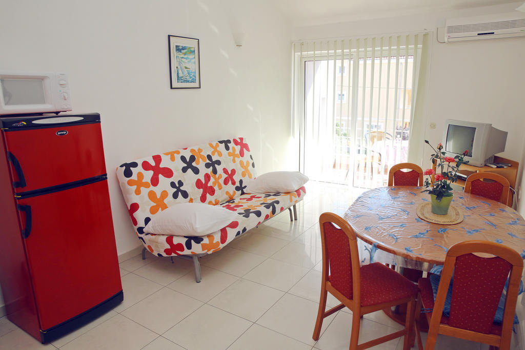 Apartmani Ukalovic 자다르 외부 사진