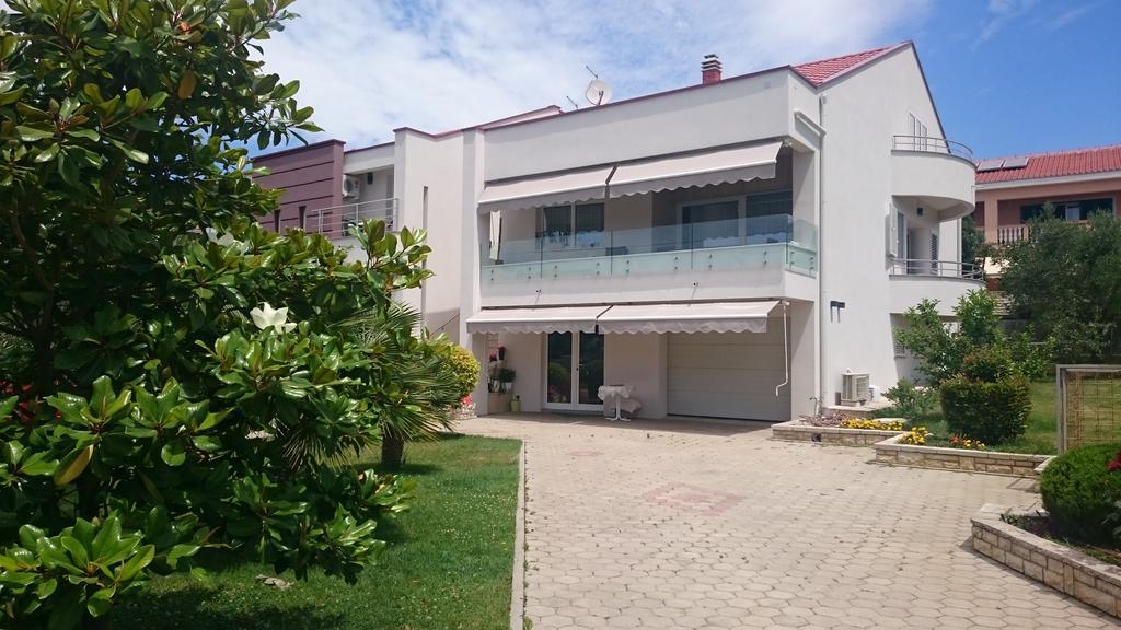 Apartmani Ukalovic 자다르 외부 사진